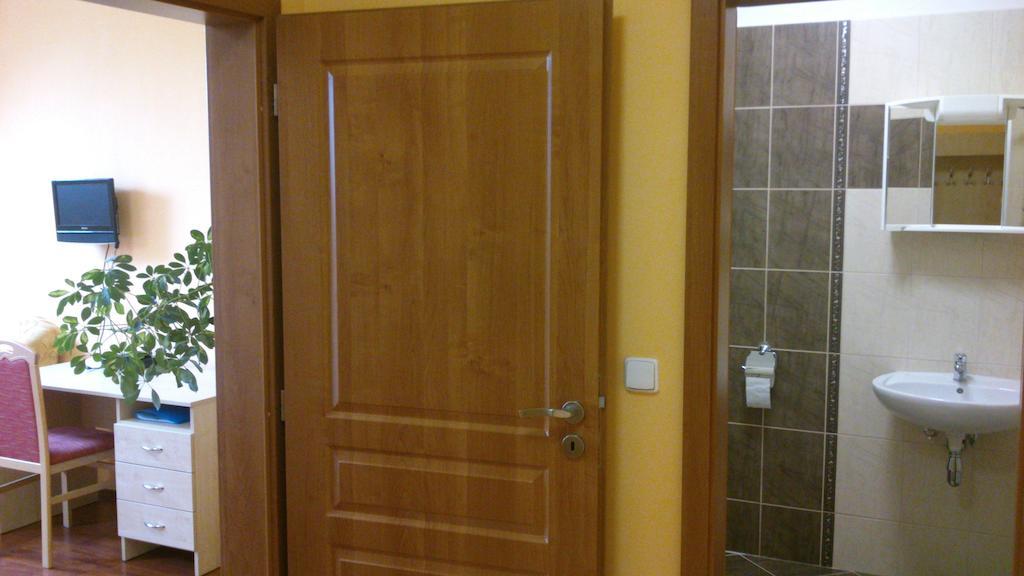 Hotel & Motorest V Udoli Zlateho Potoka Blsany Rum bild